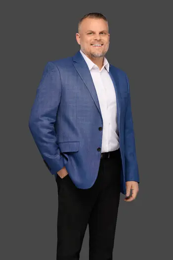 Stratton Zervos