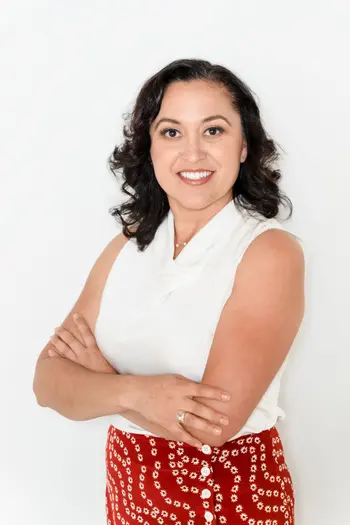 Alejandra Pineda