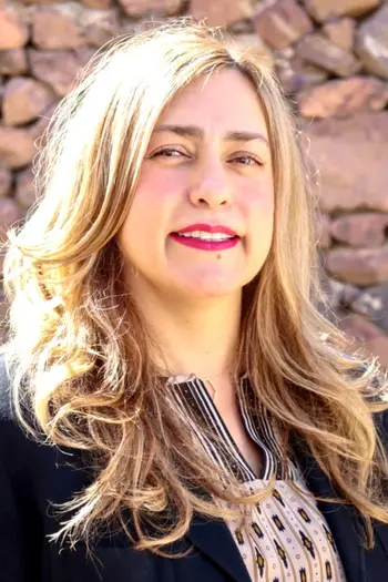 Laura Valles