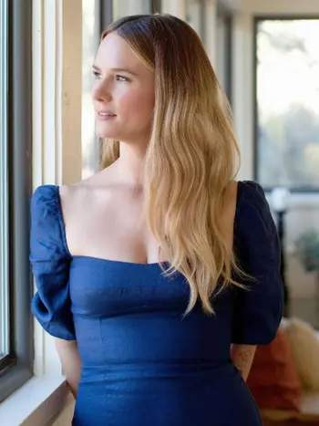 Holly Mills