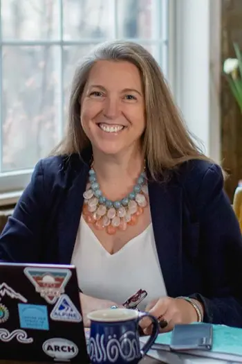 Sara Holland