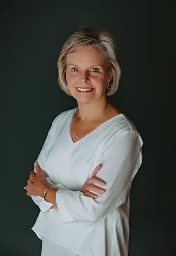 Liz Rhodes