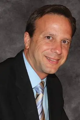 Oscar Solares