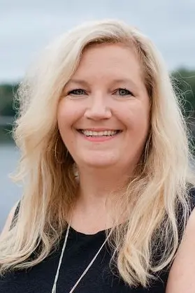 Suzanne Shults