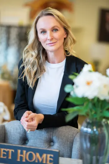 Anna Leland