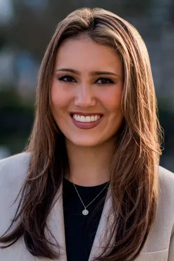 Zoe Graff