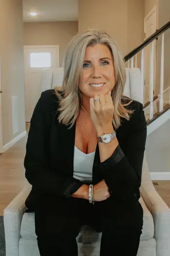 Amanda Holt