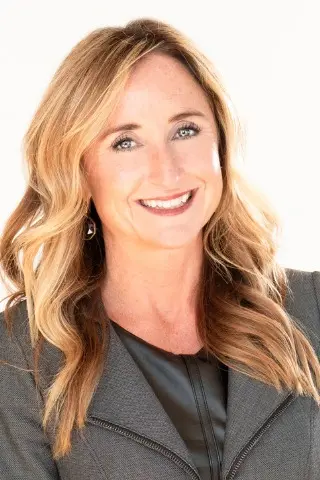 Lindsay Collins
