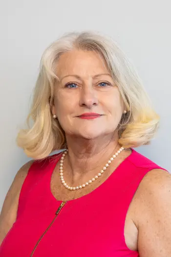 Leslie Mayfield