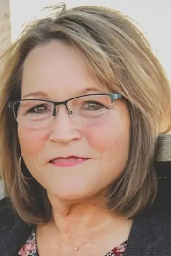 Linda Cross