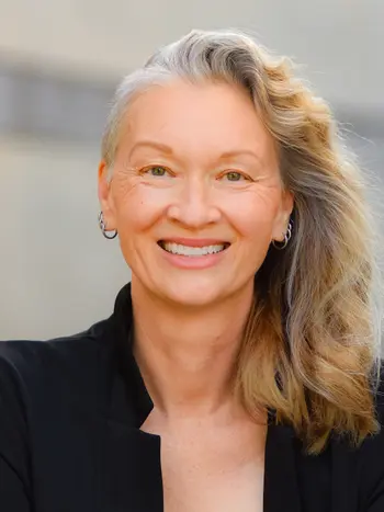 Julie Hansen