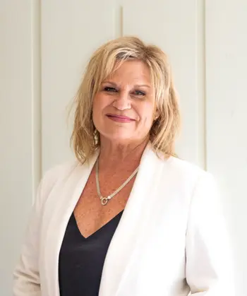 Lorie Strong