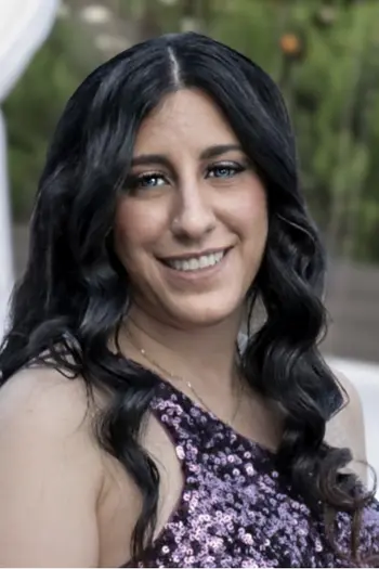 Mia Chaya Fakiro