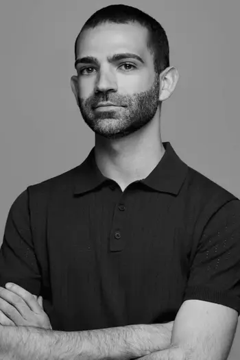 Zachary Tucker
