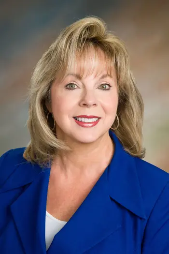 Lynne VanDeventer
