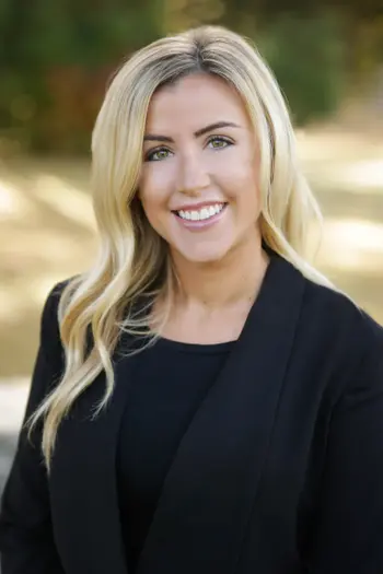 Kristen deVos