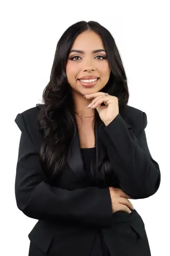 Bella Lizama