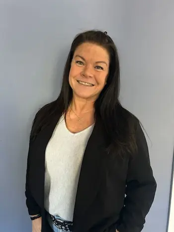 Amy "Amy Weinhauer" Weinhauer