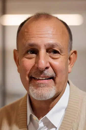 Mark DeCola