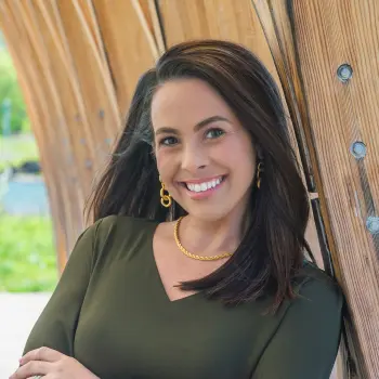 Laura Apostolopoulos