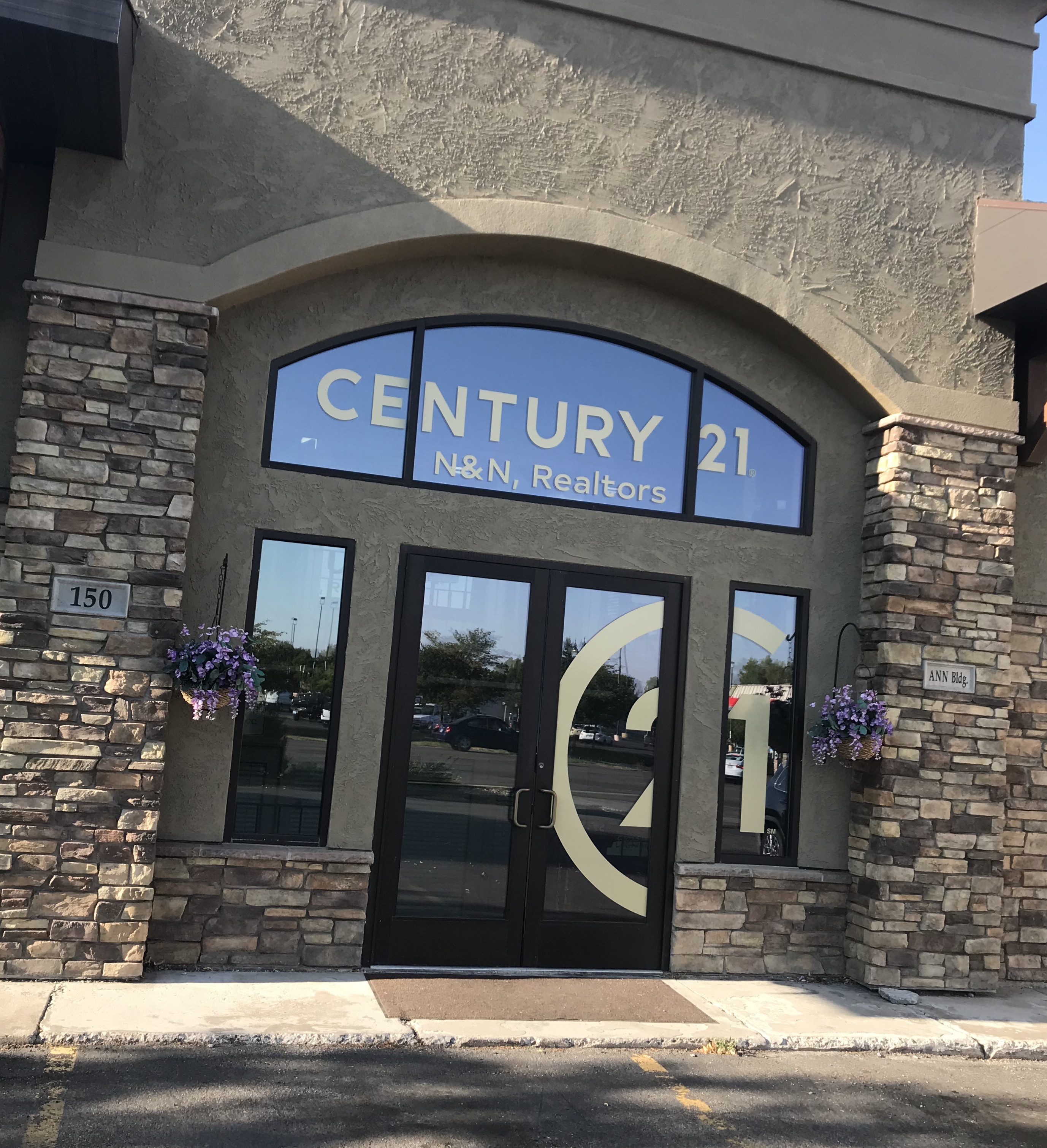 CENTURY 21 N&N, Realtors
