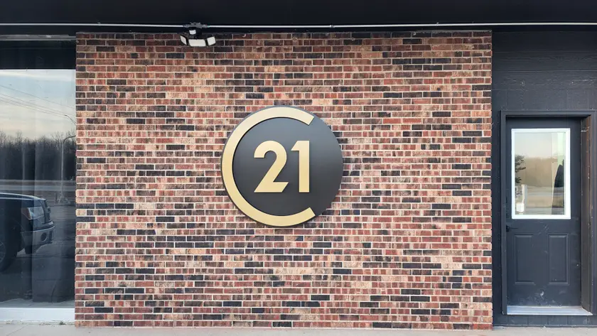 CENTURY 21 Crossroads