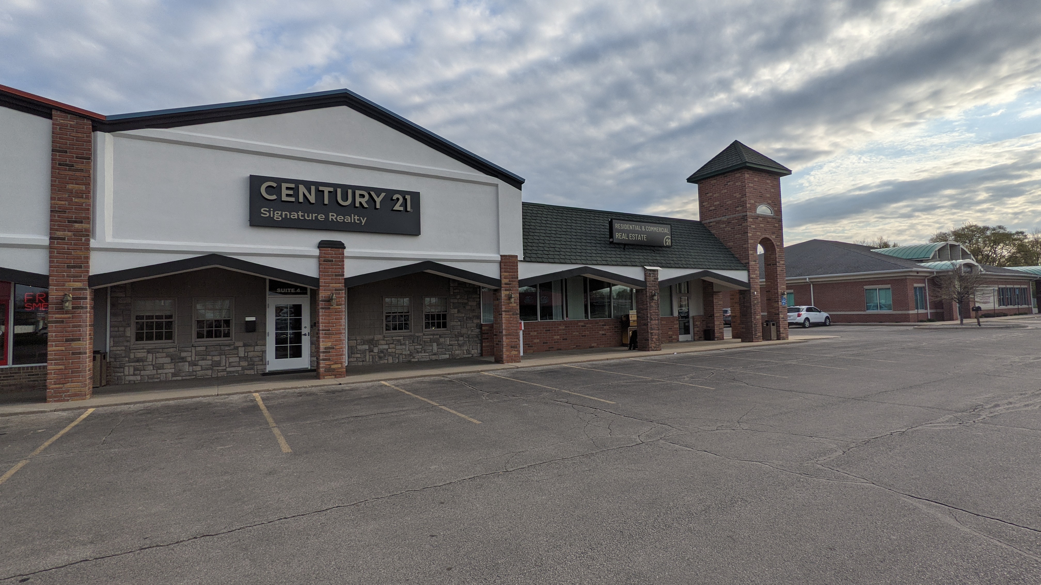 CENTURY 21 Signature Realty