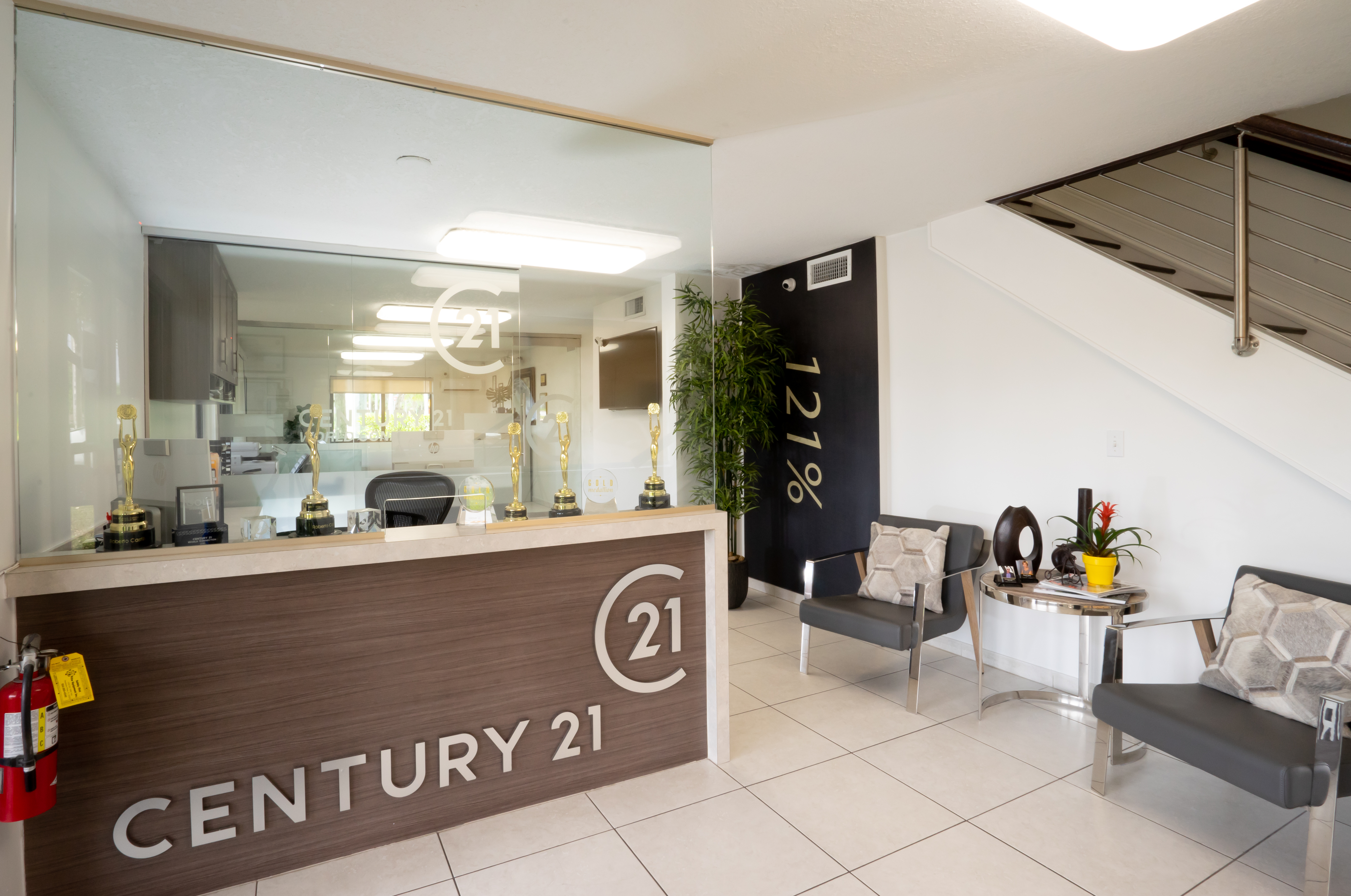 CENTURY 21 World Connection