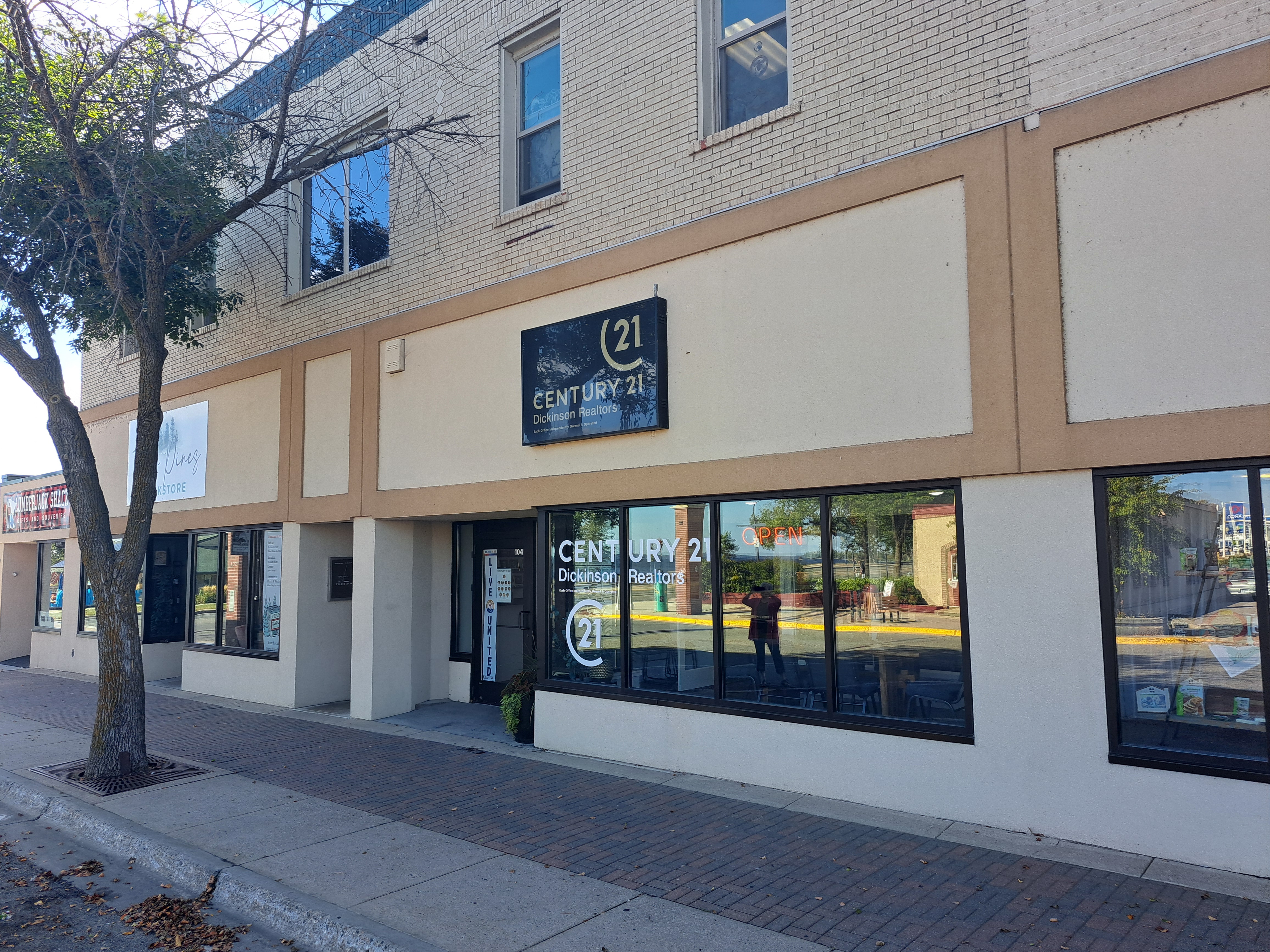 CENTURY 21 Dickinson Realtors