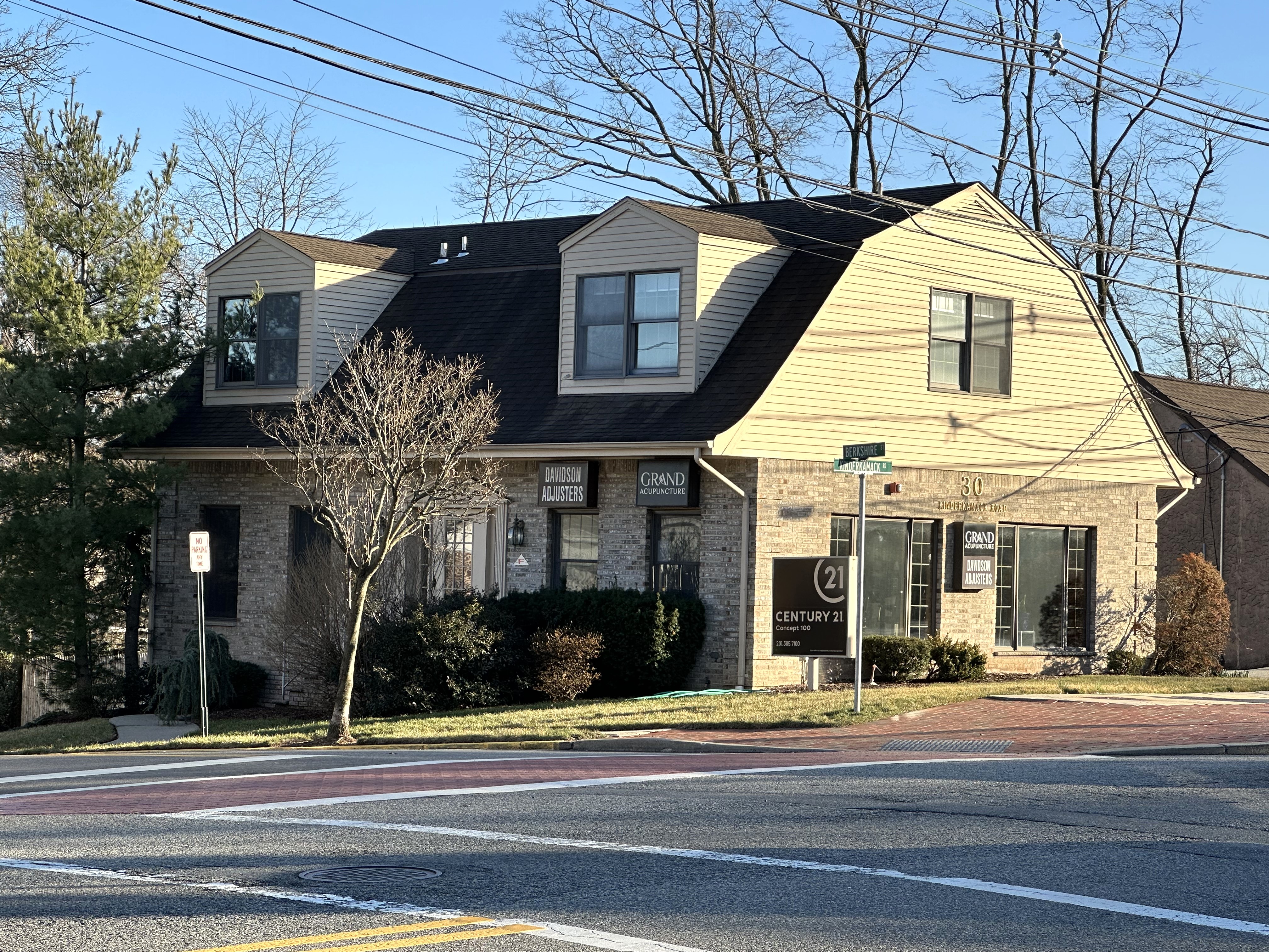 CENTURY 21 Concept 100