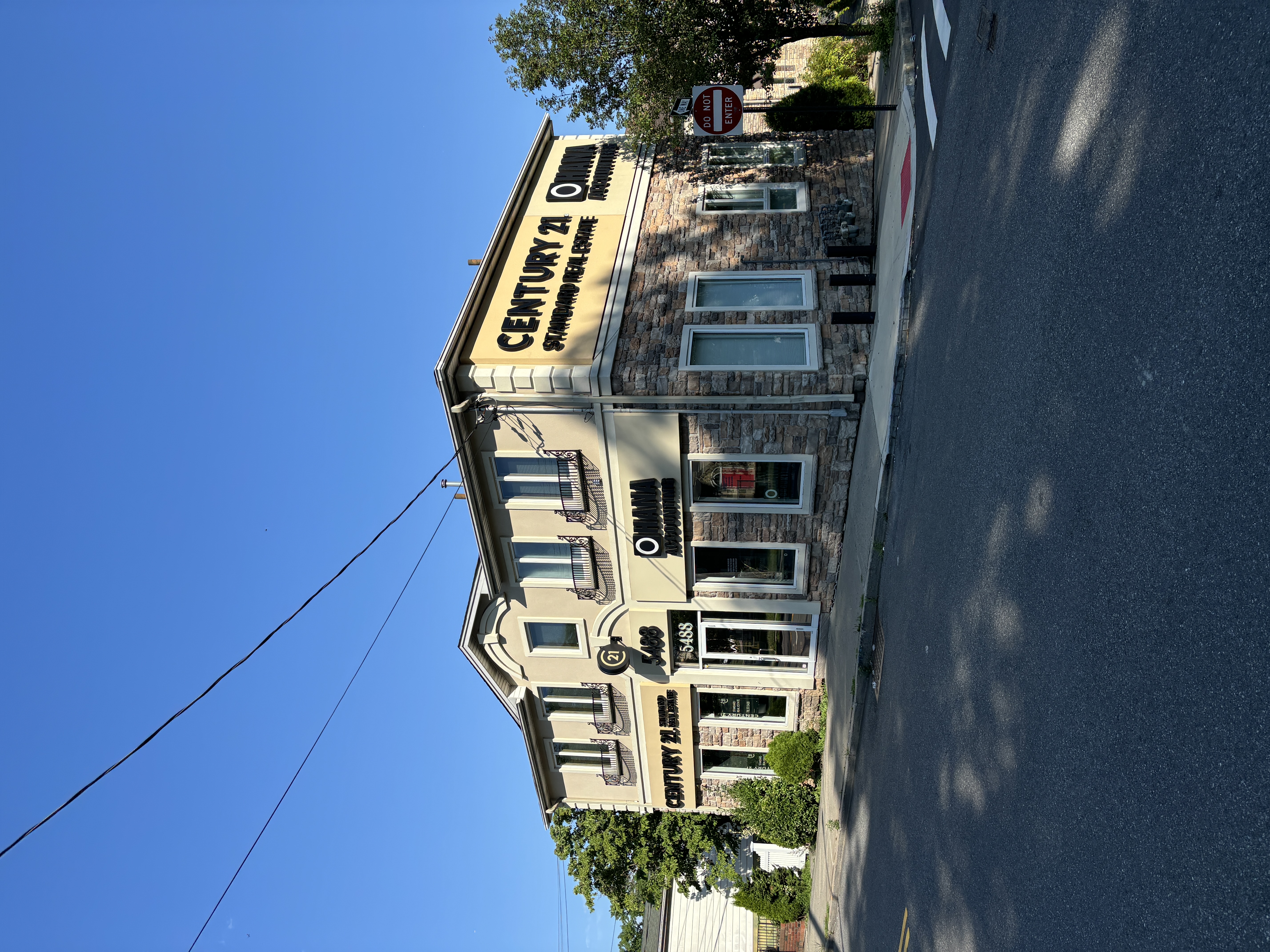 CENTURY 21 STANDARD REAL ESTATE