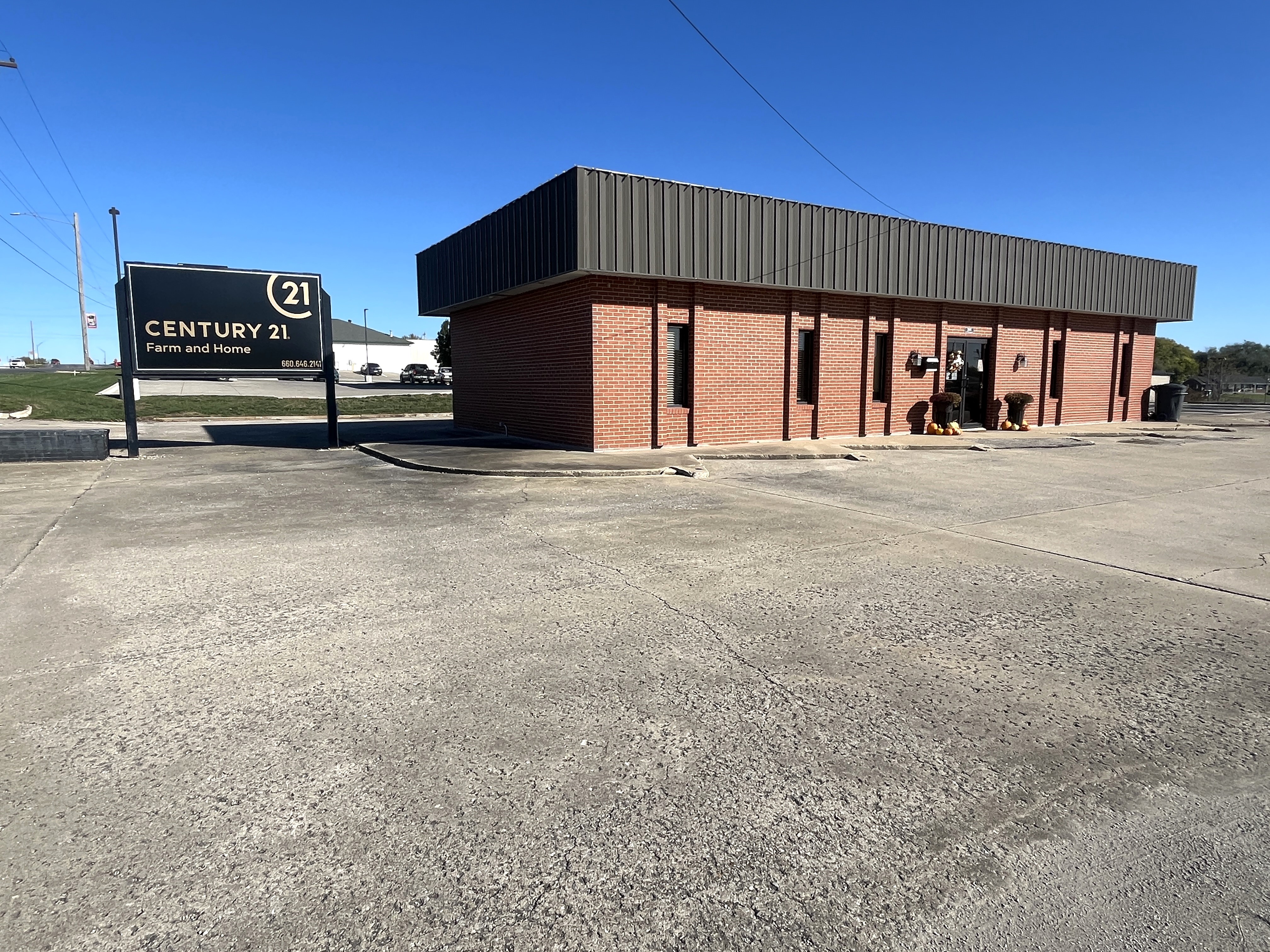 CENTURY 21 Farm and Home