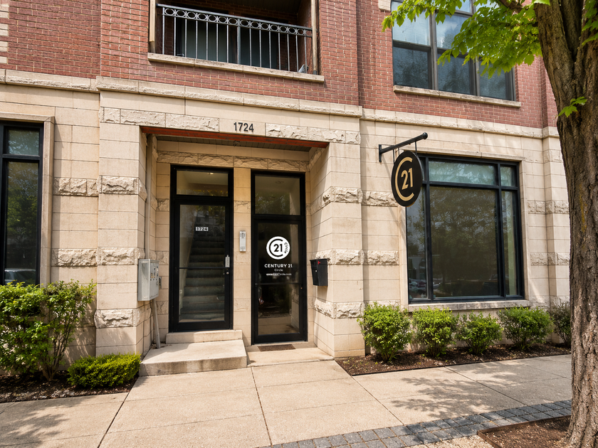 CENTURY 21 Circle