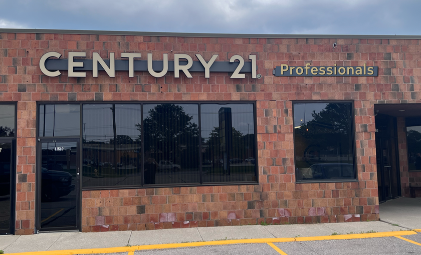 CENTURY 21 Professionals