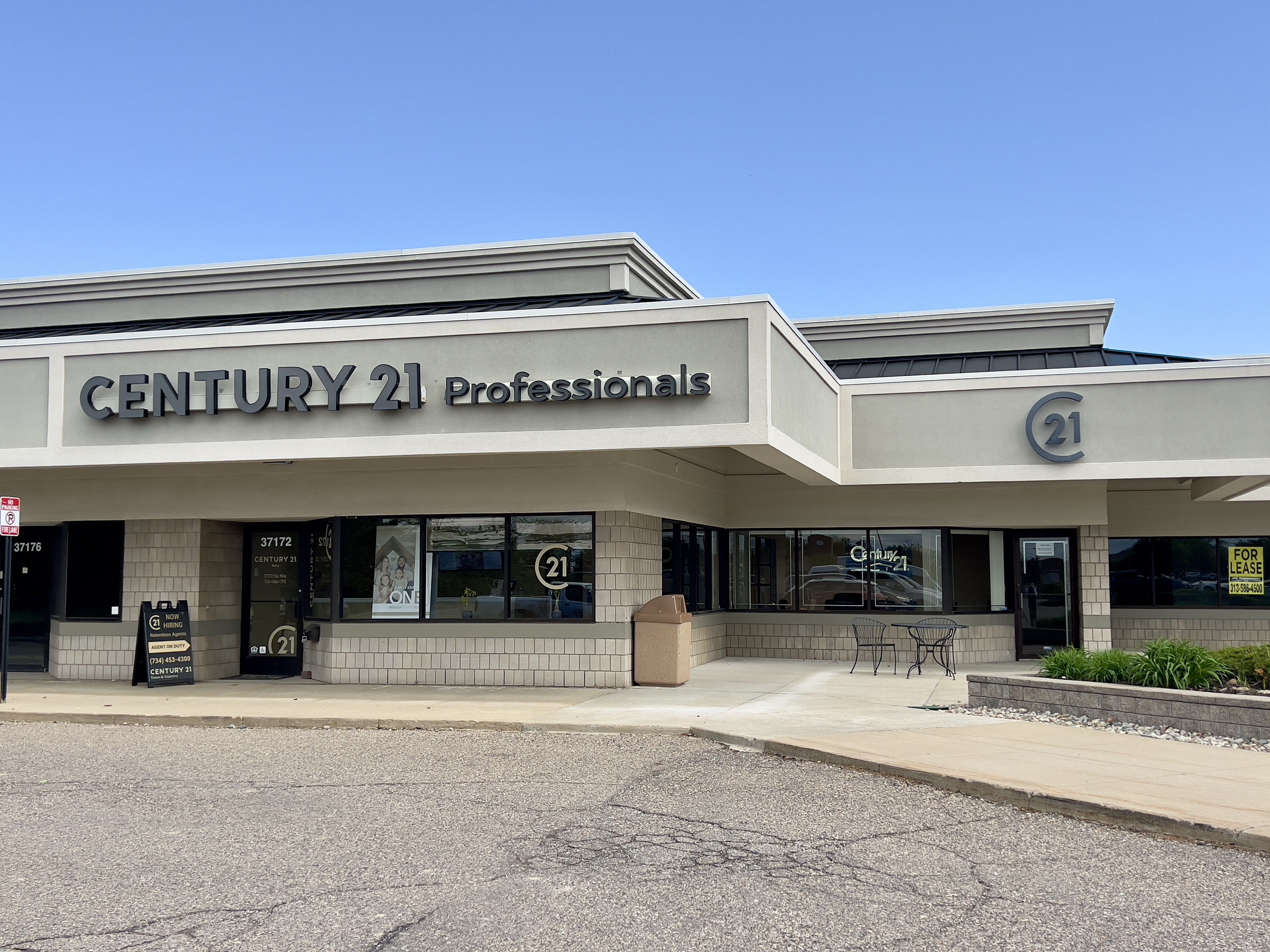 CENTURY 21 Professionals - Real Estate Broker in Livonia, MI