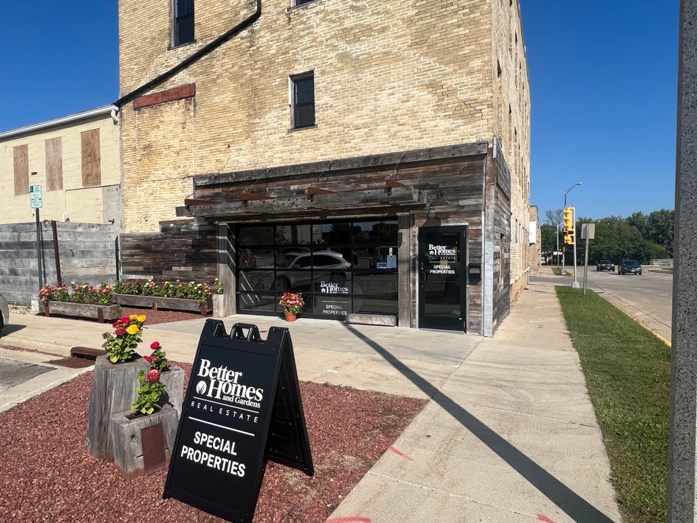 Better Homes and Gardens Real Estate Special Properties Real Estate