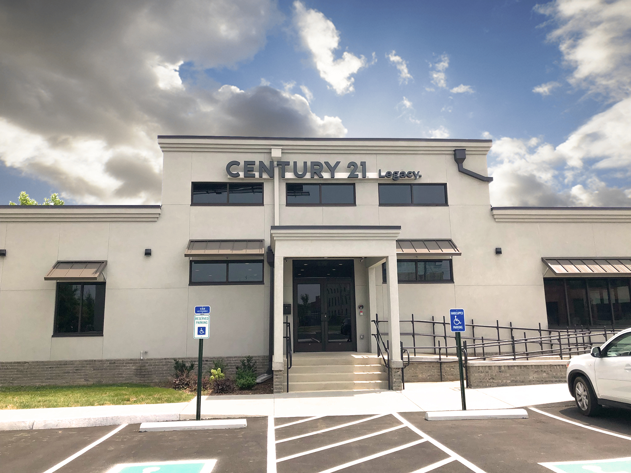 CENTURY 21 Legacy
