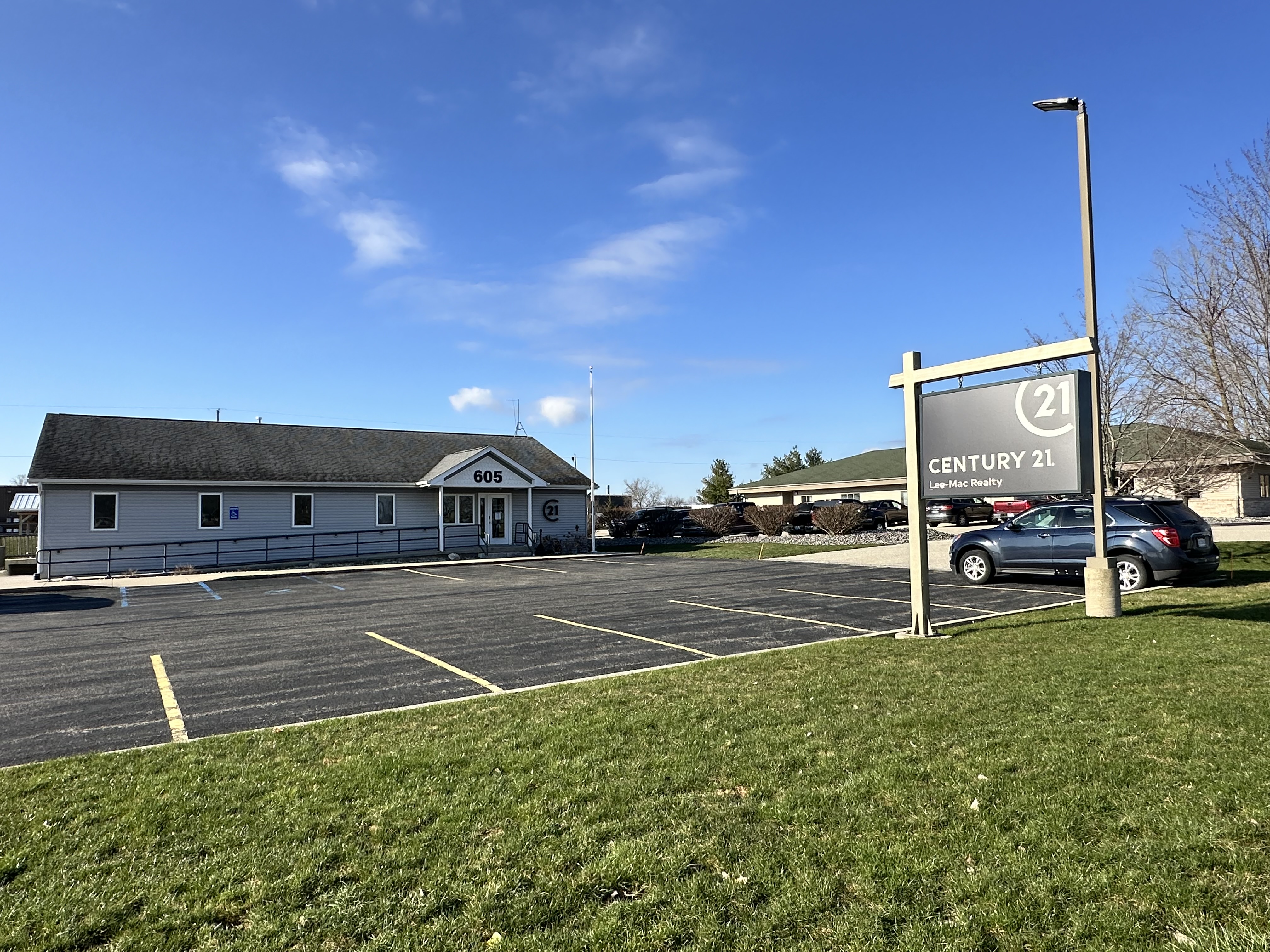 CENTURY 21 Lee-Mac Realty