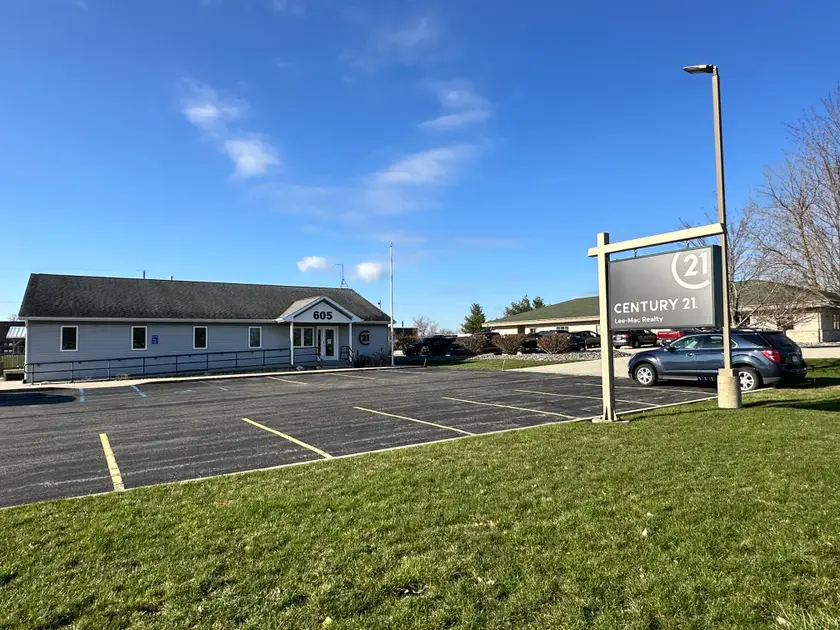 CENTURY 21 Lee-Mac Realty