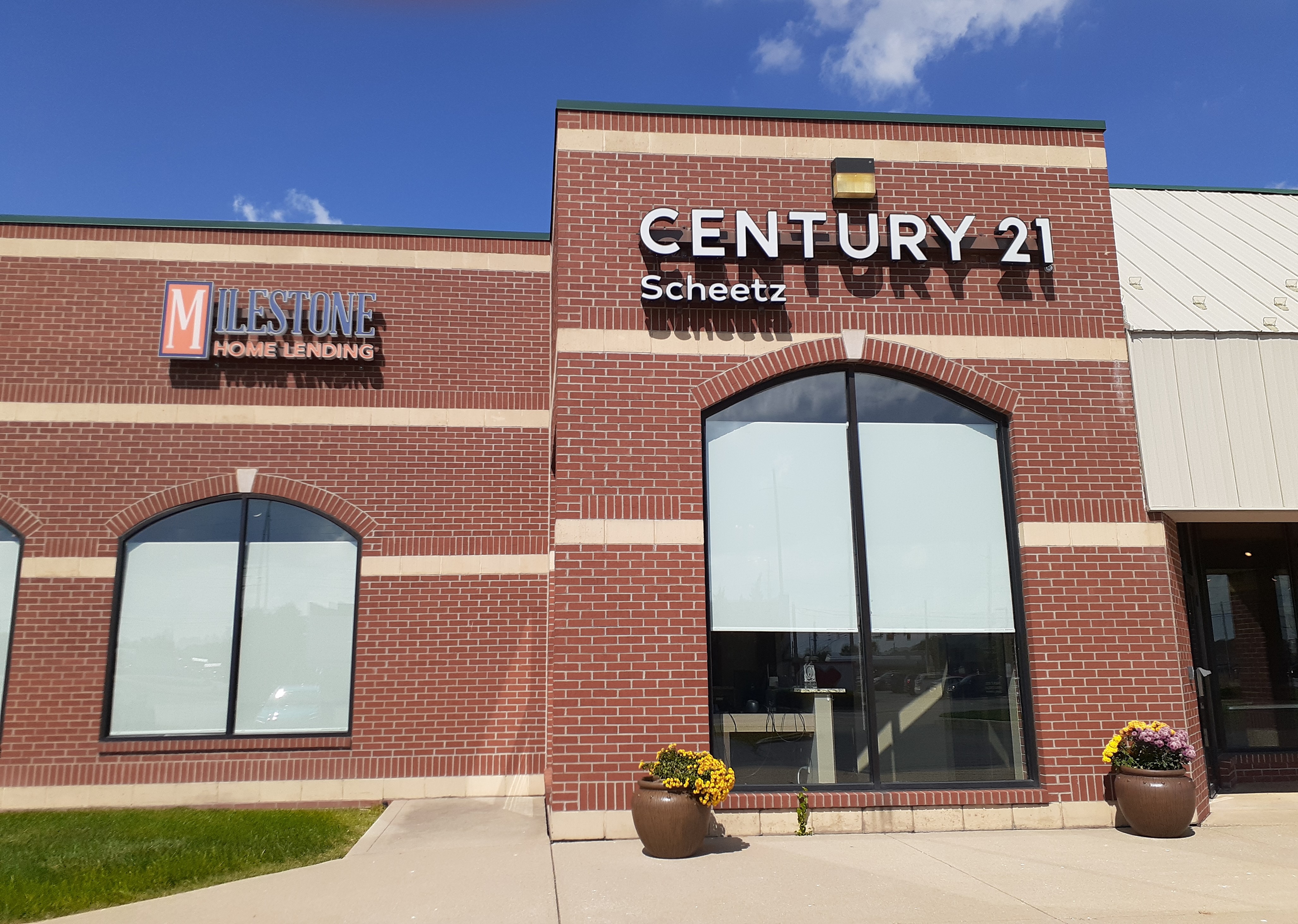 CENTURY 21 Scheetz - Real Estate Broker in Avon, IN