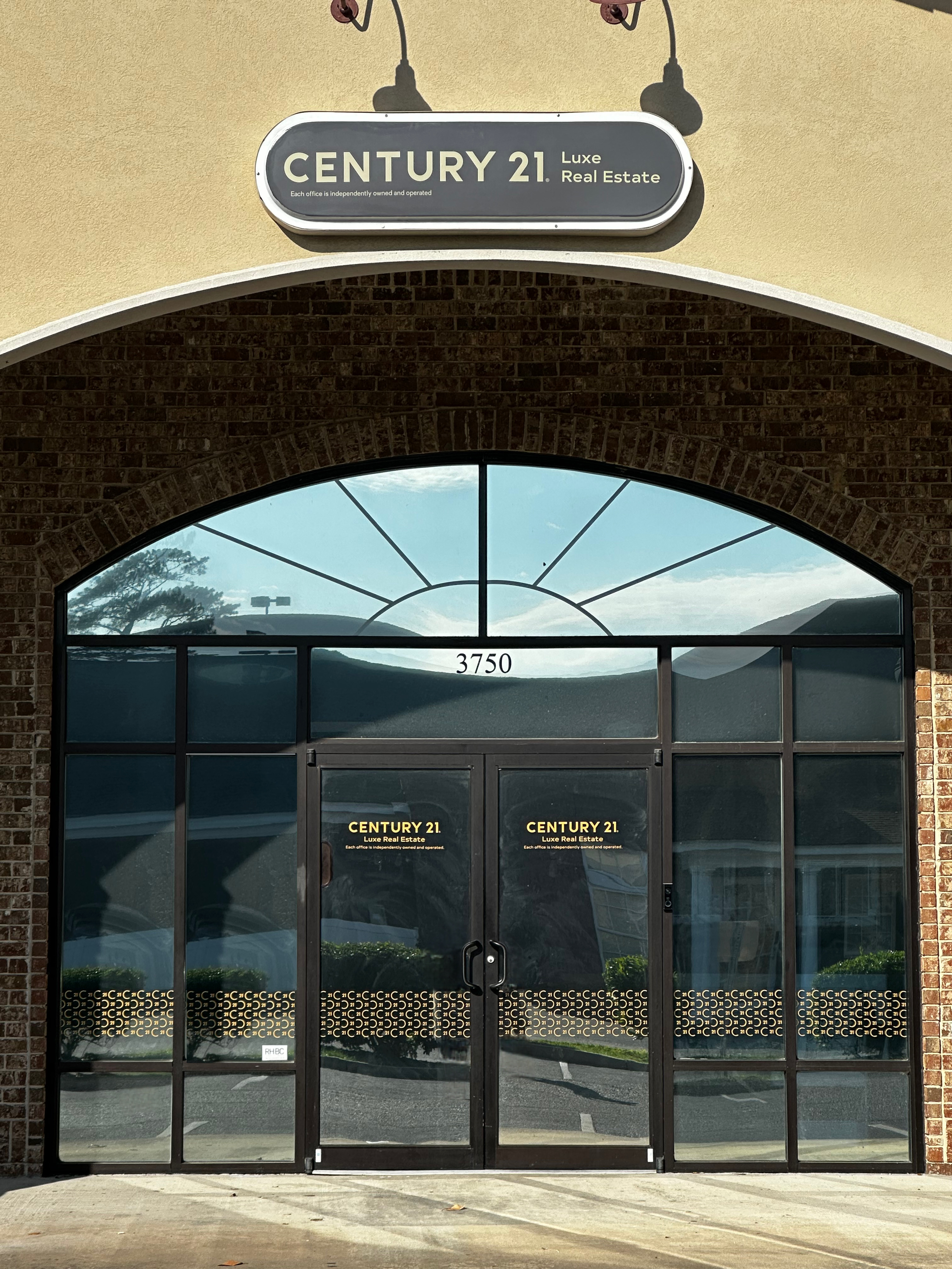 CENTURY 21 Luxe Real Estate