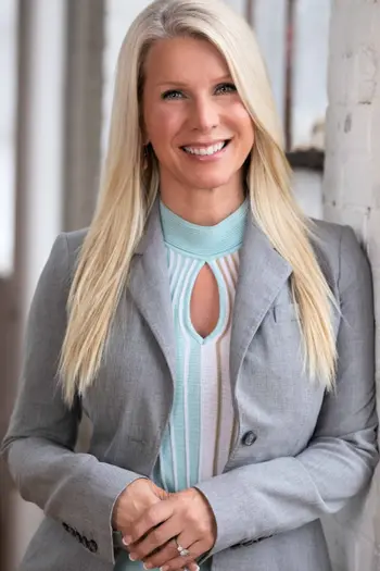 Tonia Kurth