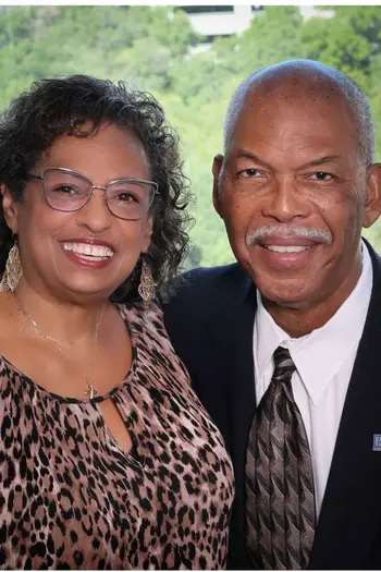 The Robertson Real Estate Team